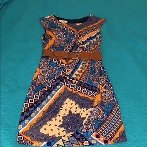 Fun sleeveless print dress. Size 8.